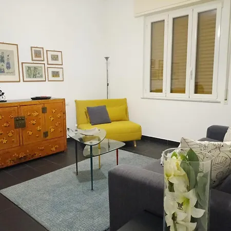 Gillo Finalpia Apartment